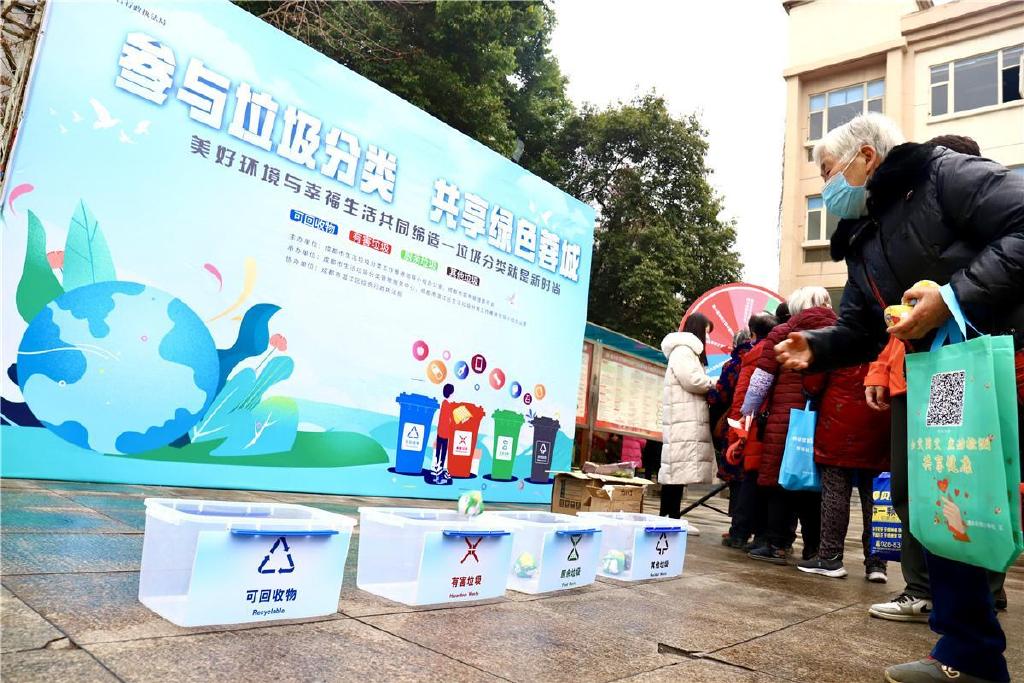 文明城市你我共創(chuàng)手抄報(bào)內(nèi)容（垃圾分類箱生產(chǎn)廠家）文明城市你我共建手抄報(bào)，同心共創(chuàng)文明城 踔厲奮發(fā)正當(dāng)時(shí)——垃圾分類進(jìn)行中...，難以置信，(圖4)