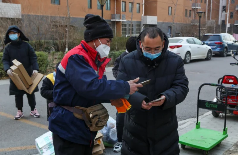 海淀西北旺鎮(zhèn)開(kāi)展可回收物收集進(jìn)社區(qū)活動(dòng)  提高居民垃圾分類意識(shí)(圖1)